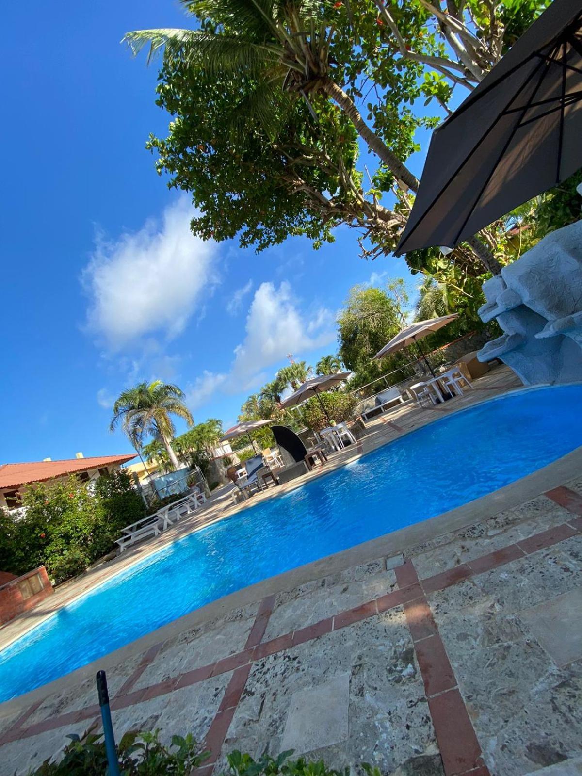 D' Franchesis Hostal Juan Dolio Exteriör bild